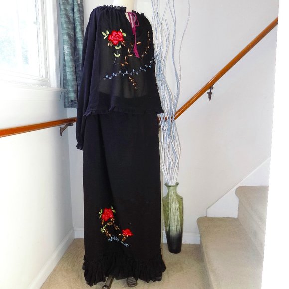 Mlle Gabrielle Dresses & Skirts - MLLE GABRIELLE Black Skirt Set Floral Embroidery Plus Size 14 Multicolored